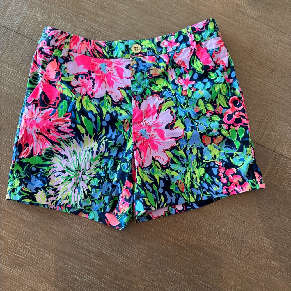 Lilly Pulitzer Gretchen High-rise Short Sz 4 “Multi Festive Fantasy”